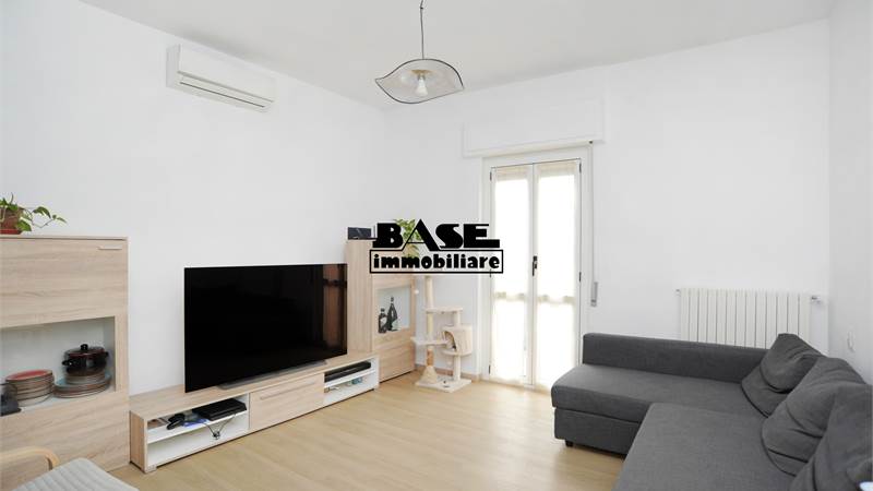 BILOCALE RISTRUTTURATO CON AMPIO TERRAZZO