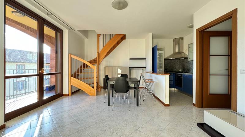 QUADRILOCALE ARREDATO CON BOX