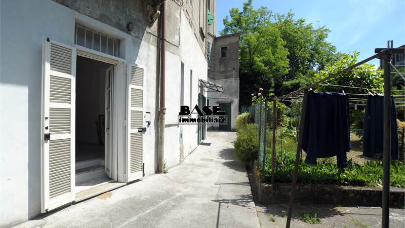 BILOCALE IN CORTE CON SPAZIO ESTERNO COMUNE