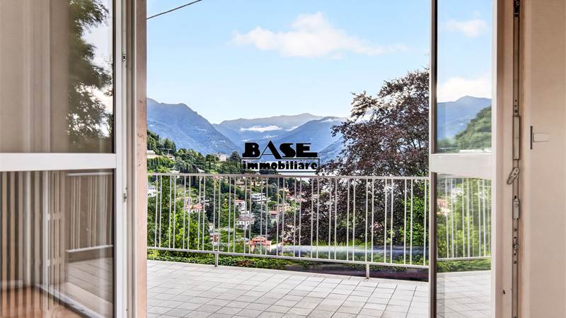 TRILOCALE RISTRUTTURATO CON VISTA LAGO